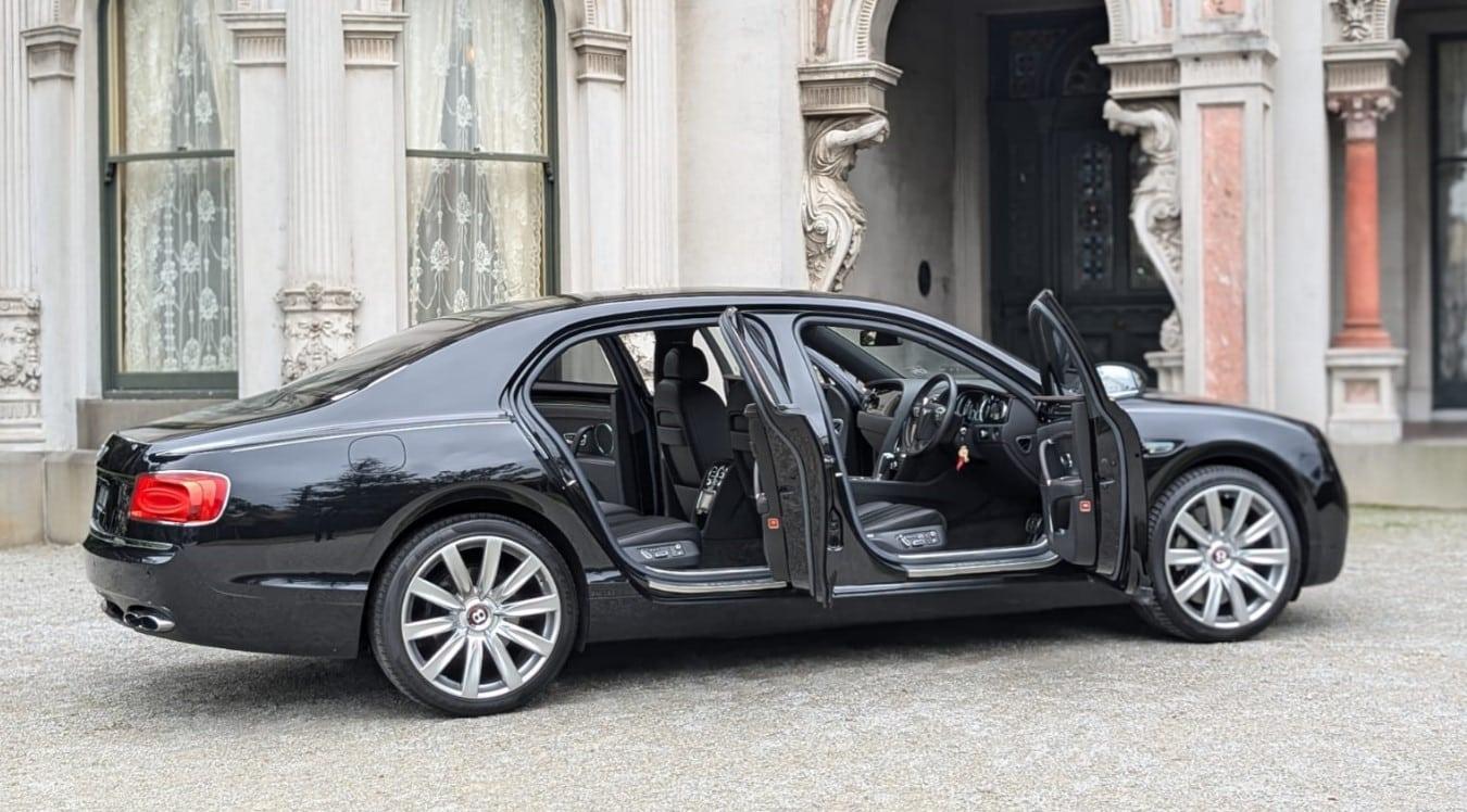 Hiring a luxury chauffeur